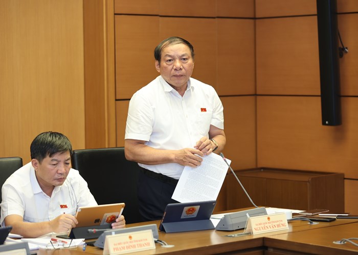 Bộ trưởng Nguyễn Văn Hùng: Sửa đổi hai luật liên quan đến xuất, nhập cảnh sẽ góp phần tháo gỡ điểm nghẽn để du lịch phát triển - Anh 1