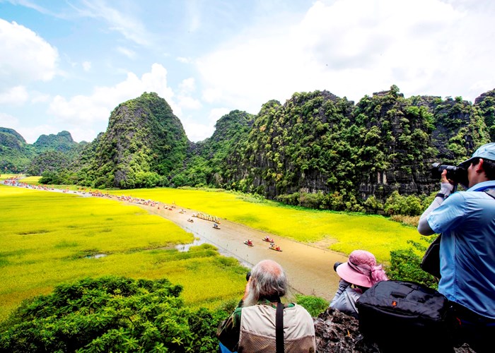 Đưa Ninh Bình trở thành một trong những điểm du lịch hấp dẫn nhất Việt Nam - Anh 1