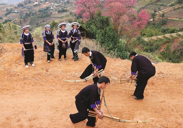 Nghệ thuật khèn của người Mông ở Yên Bái là Di sản văn hóa phi vật thể quốc gia - Anh 1