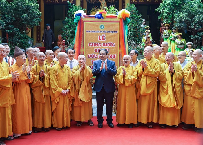 Thủ tướng Phạm Minh Chính chúc mừng Đại lễ Phật đản - Anh 1