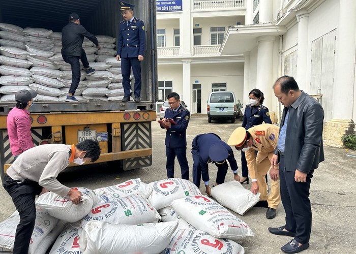 5 tháng đầu năm, Thanh Hoá xử lý 1.766 vụ vi phạm về buôn lậu, hàng giả - Anh 1