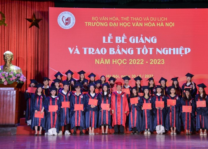 Đại học Văn hóa Hà Nội bế giảng năm học 2022-2023 - Anh 2