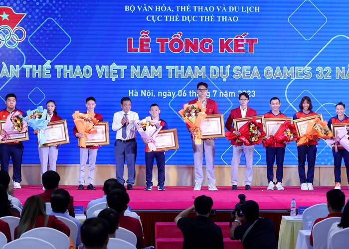 Bộ trưởng Bộ VHTTDL Nguyễn Văn Hùng: Sau thành công tại SEA Games 32, chúng ta rút ra bài học gì cho chặng đường sắp tới? - Anh 4