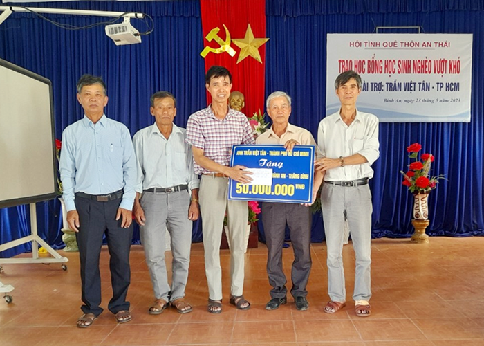 Chủ tịch Trần Việt Tân - Doanh nhân trẻ có nhiều đóng góp cho cộng đồng - Anh 5