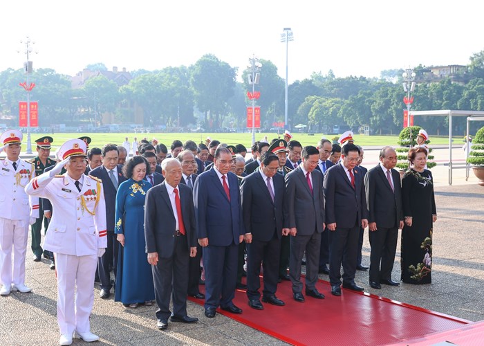 Lãnh đạo Đảng, Nhà nước vào Lăng viếng Chủ tịch Hồ Chí Minh nhân dịp Quốc khánh - Anh 1