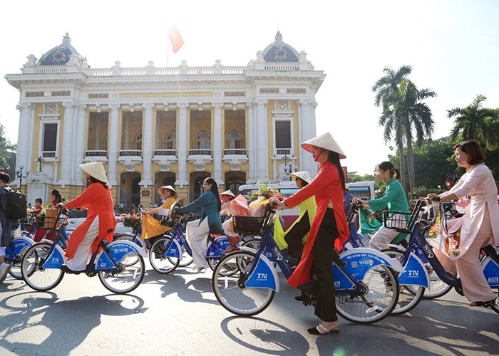 Hà Nội: Áo dài kết nối du lịch và di sản - Anh 1