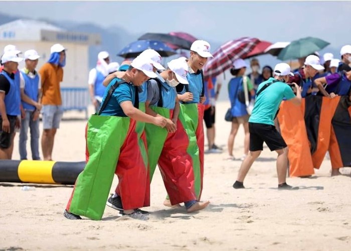 Lượng khách đến Quảng Ninh dịp nghỉ lễ tăng khoảng 30-50% - Anh 1