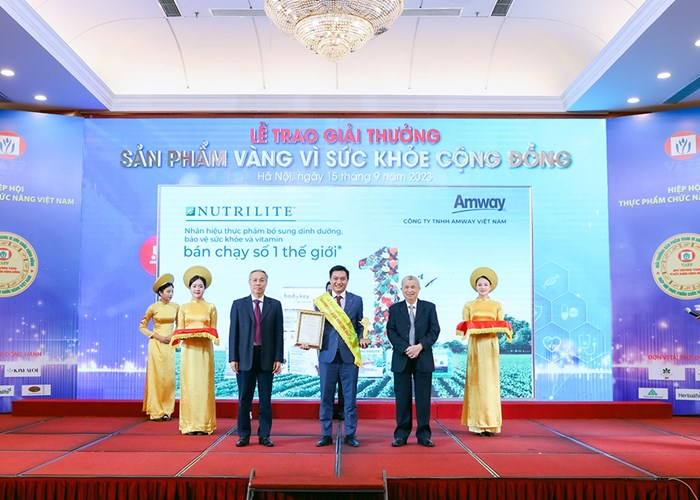Amway Việt Nam lần thứ 11 vinh dự nhận Giải thưởng “Sản phầm vàng vì sức khỏe cộng đồng” - Anh 1