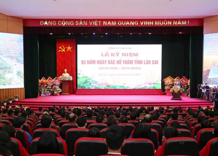 Chủ tịch nước dự Lễ kỷ niệm 65 năm ngày Bác Hồ thăm tỉnh Lào Cai - Anh 3