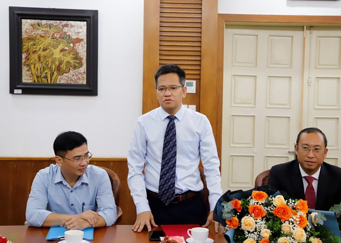 Thứ trưởng Bộ VHTTDL Trịnh Thị Thủy trao quyết định bổ nhiệm cán bộ - Anh 3