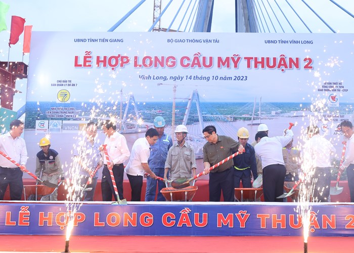 Thủ tướng dự Hội nghị công bố  quy hoạch tỉnh Trà Vinh và dự lễ hợp Long cầu Mỹ Thuận 2 - Anh 3