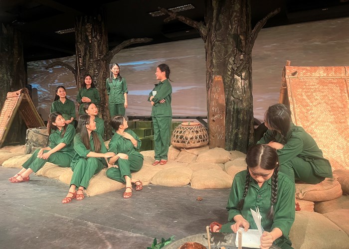 Những đóa hoa bất tử trong “Huyền thoại tuổi thanh xuân” - Anh 2