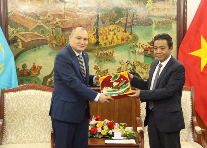 Việt Nam – Kazakhstan: Nhất trí tăng cường hợp tác VHTTDL - Anh 3