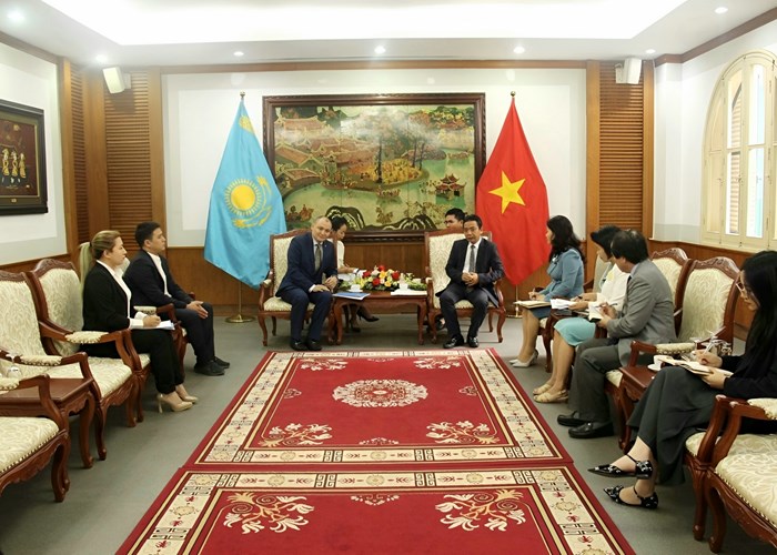 Việt Nam – Kazakhstan: Nhất trí tăng cường hợp tác VHTTDL - Anh 2