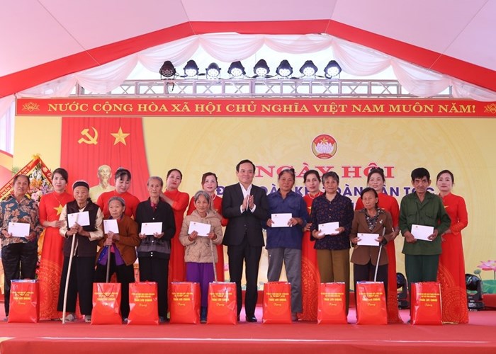 Phó Thủ tướng Trần Lưu Quang dự Ngày hội Đại đoàn kết toàn dân tộc tại tỉnh Thanh Hóa - Anh 3
