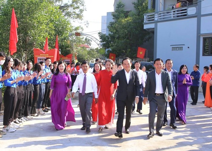 Phó Thủ tướng Trần Lưu Quang dự Ngày hội Đại đoàn kết toàn dân tộc tại tỉnh Thanh Hóa - Anh 1