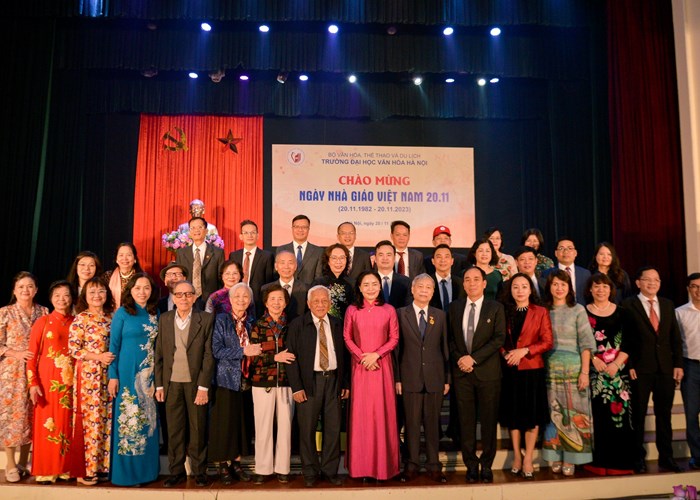 Đại học Văn hóa Hà Nội trang trọng kỷ niệm 41 năm Ngày Nhà giáo Việt Nam - Anh 1