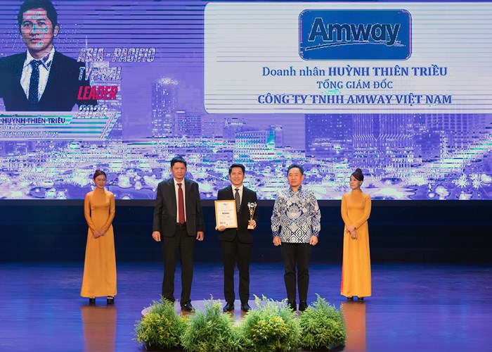 Amway Việt Nam lập cú đúp giải thưởng tại Lễ công bố Thương hiệu tiêu biểu châu Á – Thái Bình Dương 2023 - Anh 1