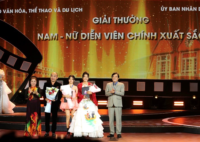 Bế mạc và trao giải LHP Việt Nam lần thứ XXIII: Tro tàn rực rỡ tiếp tục thắng lớn - Anh 16