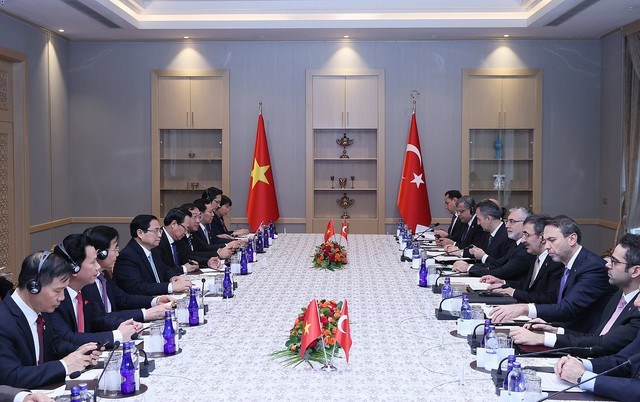 Thủ tướng Phạm Minh Chính hội đàm với Phó Tổng thống Thổ Nhĩ Kỳ Cevdet Yilmaz - Anh 2