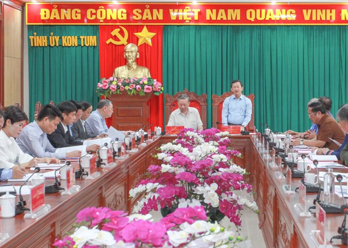 Đại tướng Tô Lâm làm việc với lãnh đạo tỉnh Kon Tum về công tác tổ chức Ngày hội văn hóa các dân tộc vùng Tây Nguyên - Anh 2