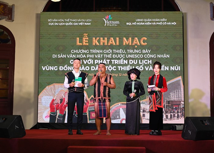 Giới thiệu di sản xòe Thái và cồng chiêng Tây Nguyên tại Hà Nội - Anh 3