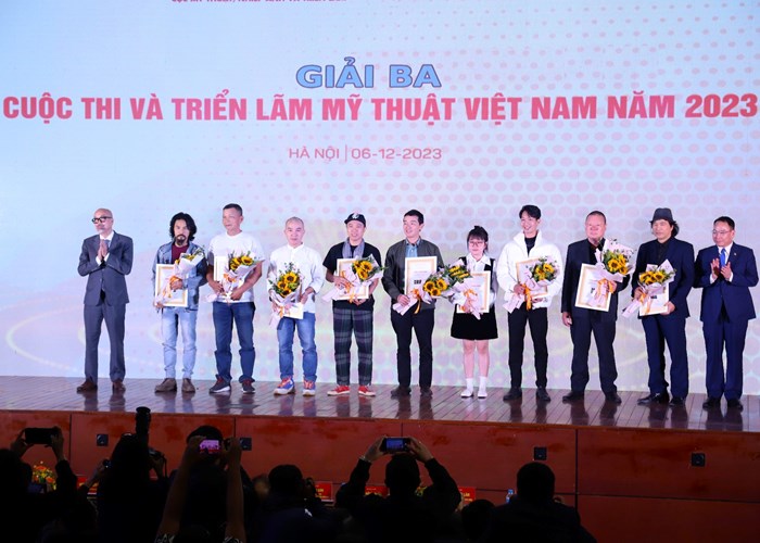 Trao giải thưởng Cuộc thi và Triển lãm Mỹ thuật Việt Nam năm 2023 - Anh 4