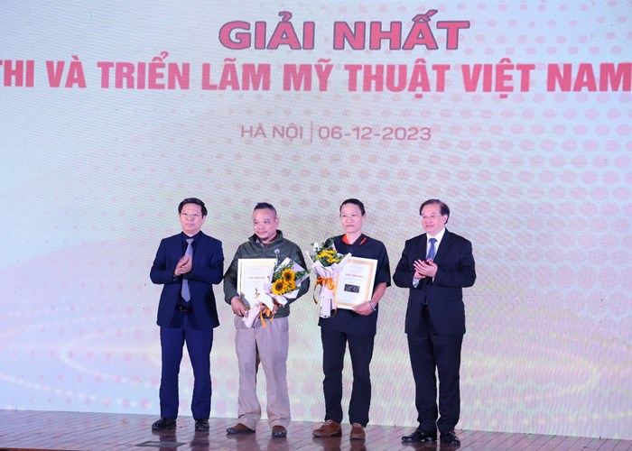 Trao giải thưởng Cuộc thi và Triển lãm Mỹ thuật Việt Nam năm 2023 - Anh 1