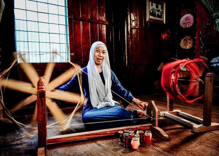 Giữ gìn nghề dệt thổ cẩm ở làng Chăm Châu Phong - Anh 2