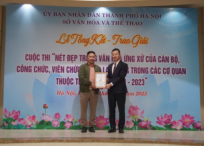 Hà Nội: Những khoảnh khắc tôn vinh nét đẹp trong văn hóa ứng xử - Anh 2