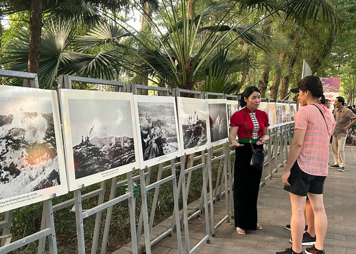 Triển lãm “Từ Điện Biên Phủ năm 1954 đến Hà Nội - Điện Biên Phủ trên không năm 1972” - Anh 2