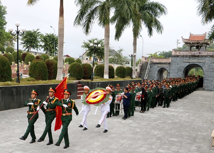 Truy điệu và an táng 3 hài cốt liệt sĩ quân tình nguyện Việt Nam hy sinh tại Lào - Anh 1
