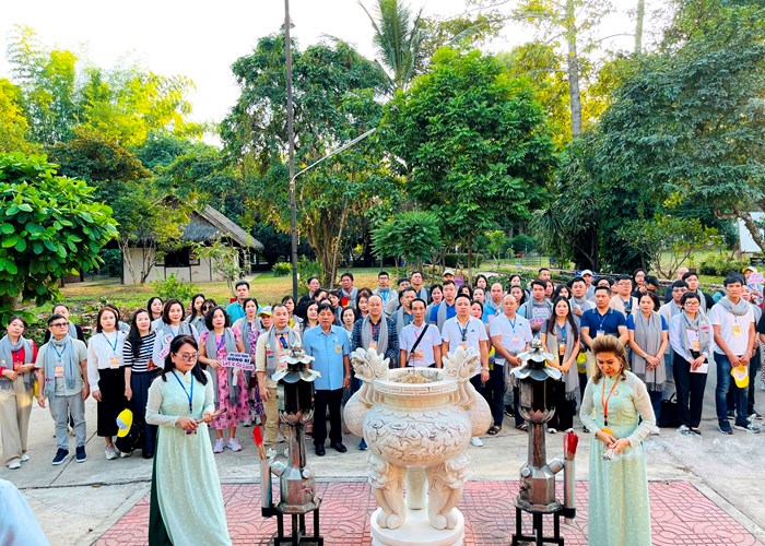 “Hành trình theo dấu chân Bác” ở Lào- Thái Lan: Bài 2 - Trên chặng đường hoà bình, hữu nghị mà Bác đã dựng xây - Anh 3