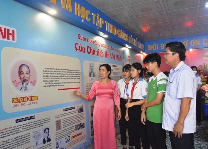 Kiên Giang ra mắt không gian Văn hoá Hồ Chí Minh - Anh 2