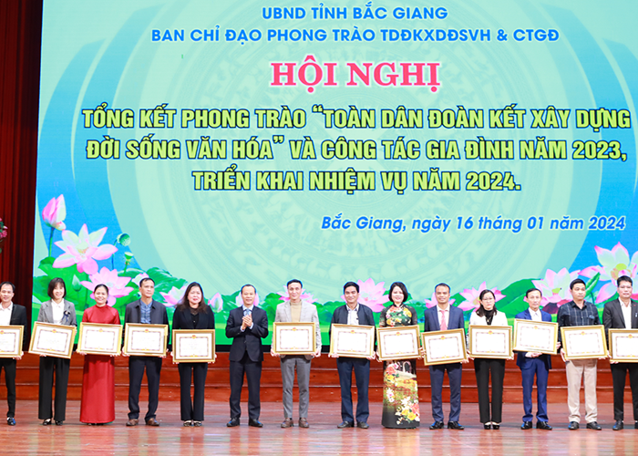 Bắc Giang triển khai phong trào Toàn dân đoàn kết xây dựng đời sống văn hóa - Anh 1