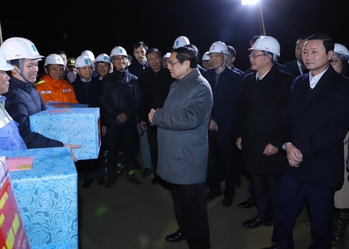 Thủ tướng kiểm tra tiến độ dự án đường dây 500 KV tại Thanh Hóa - Anh 2