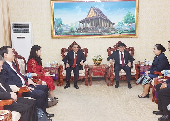 Việt Nam sẵn sàng chia sẻ kinh nghiệm, hỗ trợ Lào phát triển thể thao - Anh 1