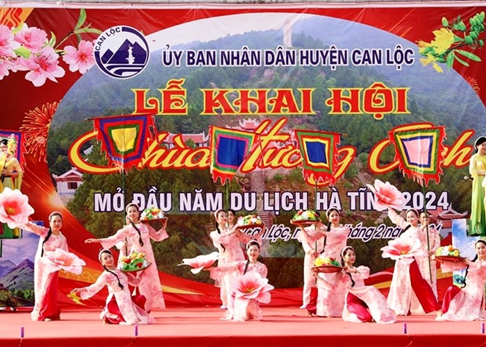Khai hội chùa Hương Tích - Anh 1