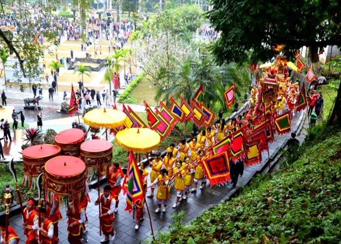 Lễ hội Đền Thượng (Lào Cai) 2024: Văn minh, lành mạnh, thu hút du khách thập phương - Anh 1