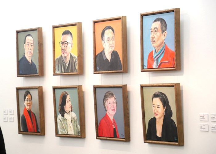 Thưởng lãm gần 60 bức tranh chân dung của họa sĩ Phạm Luận - Anh 3
