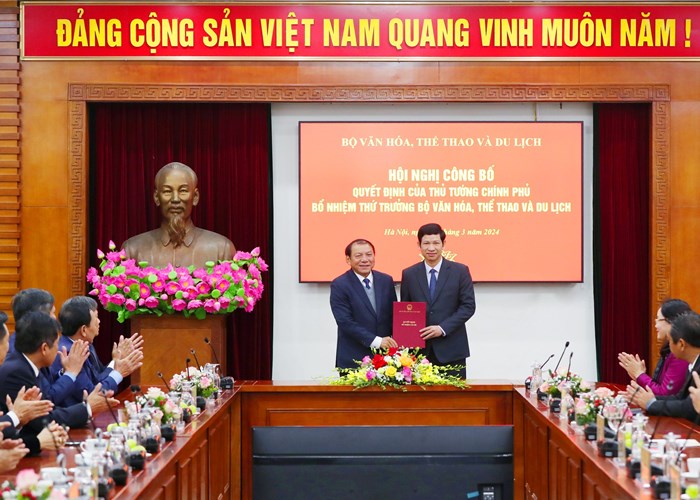 Công bố quyết định bổ nhiệm ông Hồ An Phong giữ chức Thứ trưởng Bộ VHTTDL - Anh 1