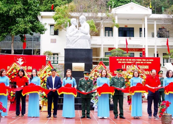 Lai Châu: Khánh thành tượng đài “Bác Hồ với chiến sĩ Biên phòng” - Anh 1