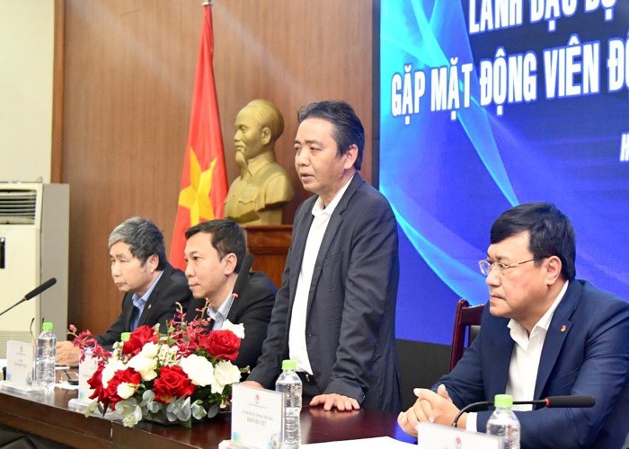 Thứ trưởng Hoàng Đạo Cương thăm, động viên đội tuyển Việt Nam trước trận đấu gặp đội tuyển Indonesia - Anh 1