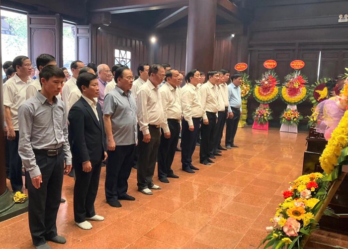Bộ trưởng Nguyễn Văn Hùng tham quan Bảo tàng Chiến thắng lịch sử Điện Biên Phủ - Anh 6