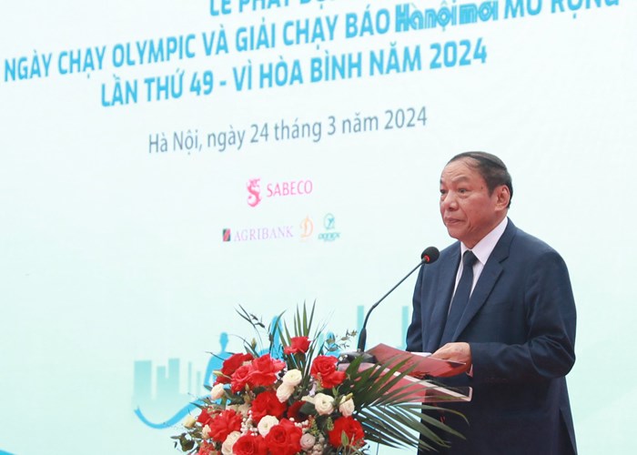 4.500 người tham gia chương trình Vinh quang Thể thao Việt Nam, phát động Giải chạy Báo Hà Nội Mới mở rộng - Anh 1
