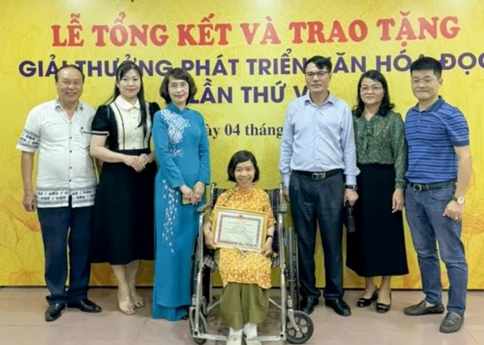 Nữ thủ thư khuyết tật giành giải thưởng Phát triển văn hóa đọc lần thứ VI - Anh 2