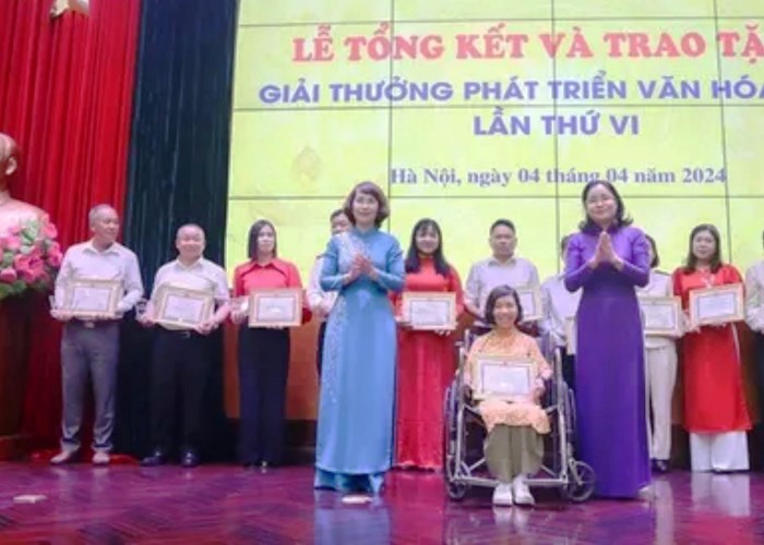 Nữ thủ thư khuyết tật giành giải thưởng Phát triển văn hóa đọc lần thứ VI - Anh 1