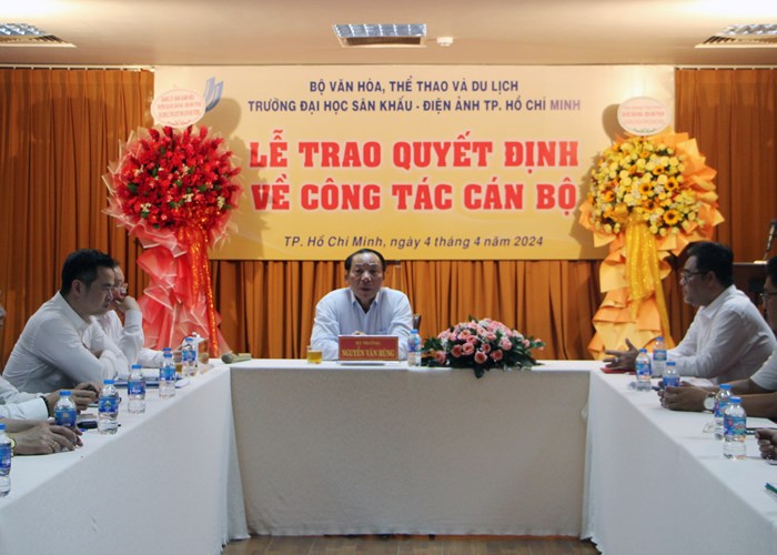 Bộ trưởng Nguyễn Văn Hùng: Trường ĐH Sân khấu - Điện ảnh TP.HCM cần ổn định, đổi mới và phát triển - Anh 3