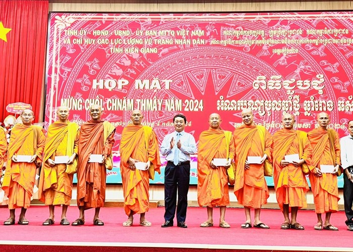 Kiên Giang họp mặt mừng Tết cổ truyền Chôl Chnăm Thmây năm 2024 - Anh 5