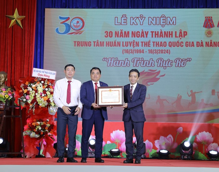 Thứ trưởng Bộ VHTTDL Hoàng Đạo Cương dự lễ kỷ niệm 30 năm thành lập Trung tâm huấn luyện thể thao quốc gia Đà Nẵng - Anh 1